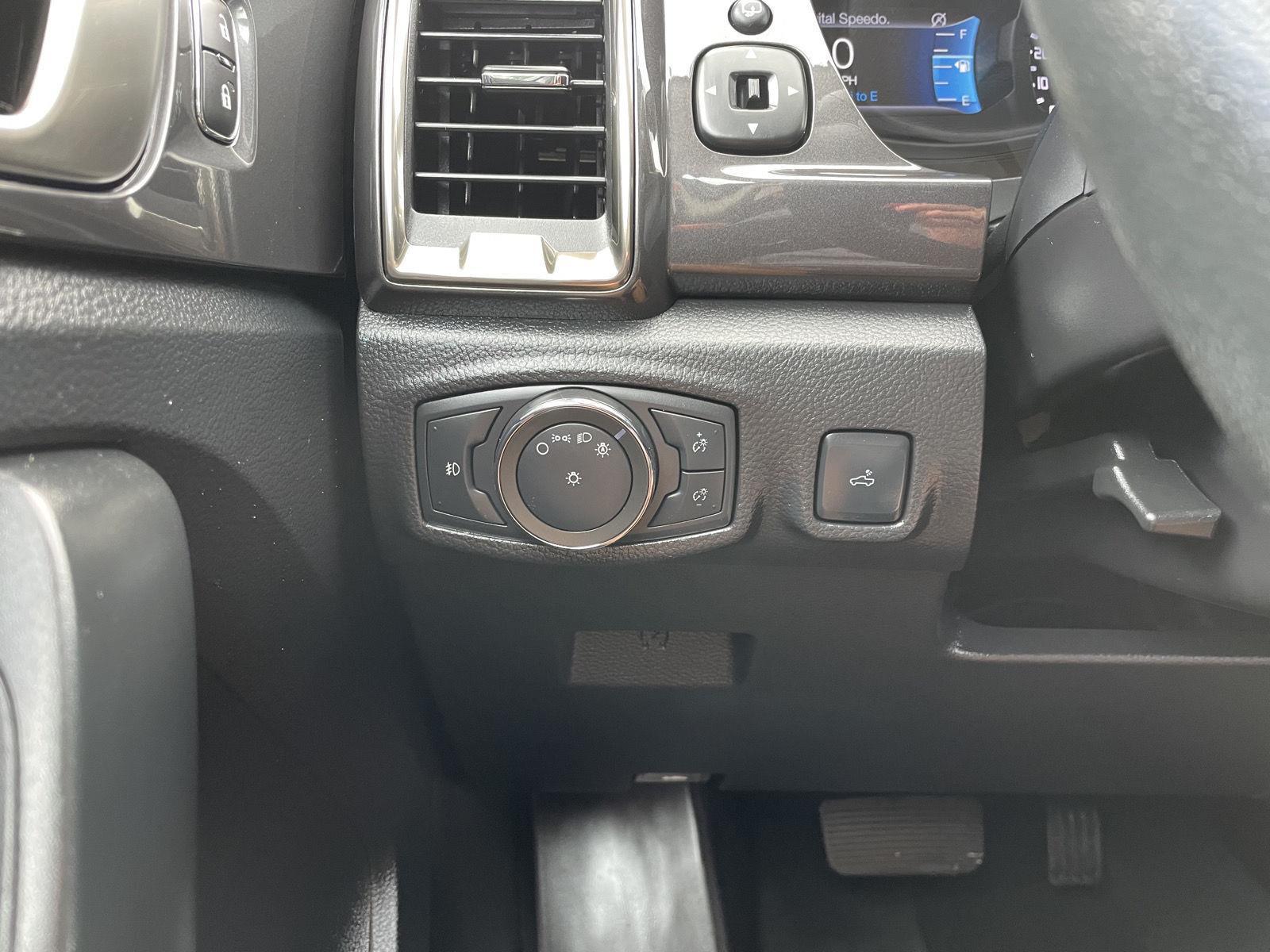 Vehicle photo 16