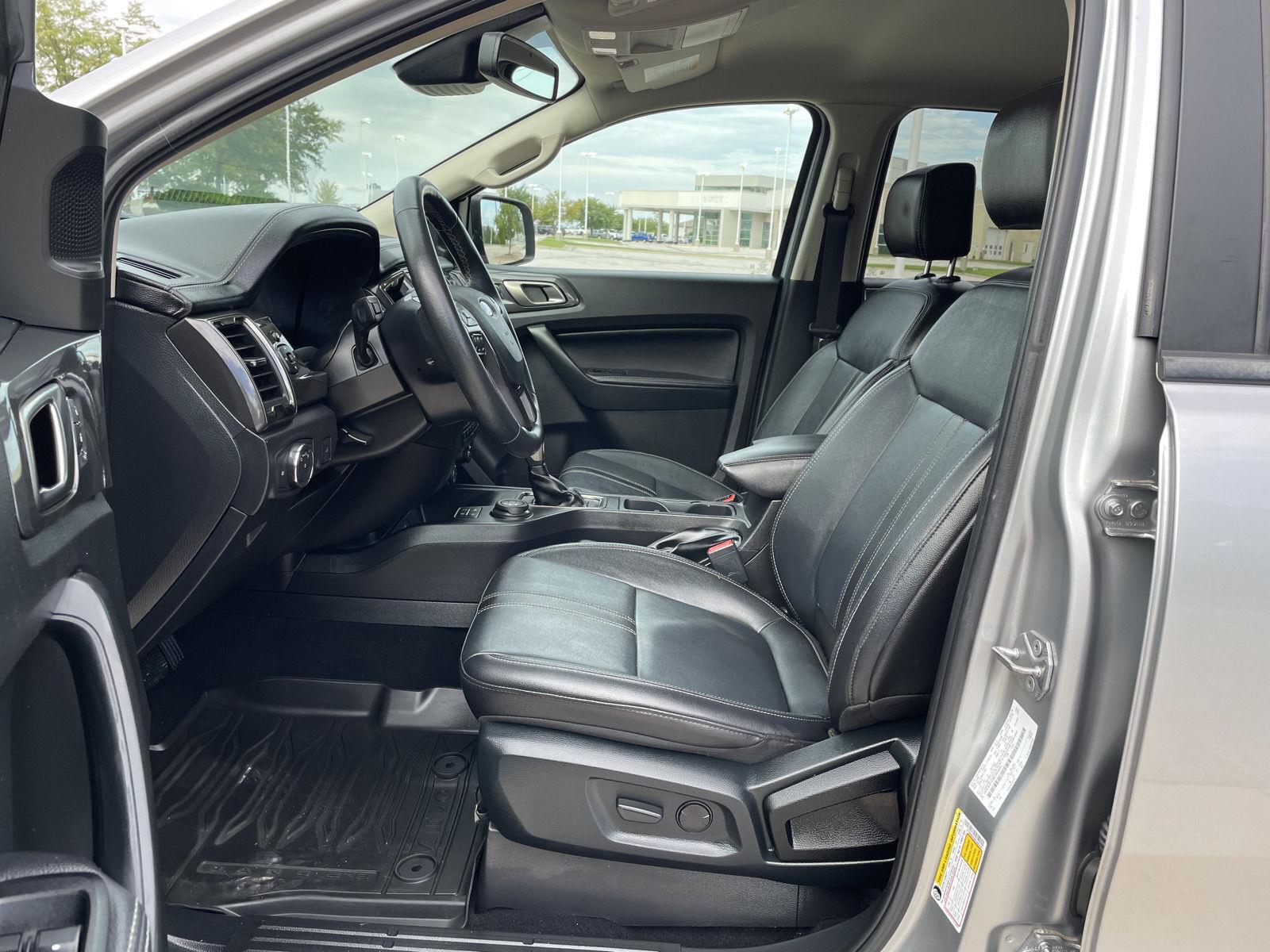 Vehicle photo 17