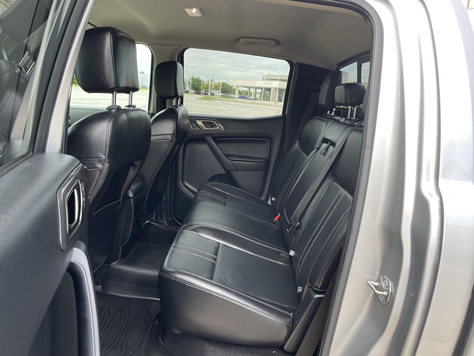 Vehicle photo 19