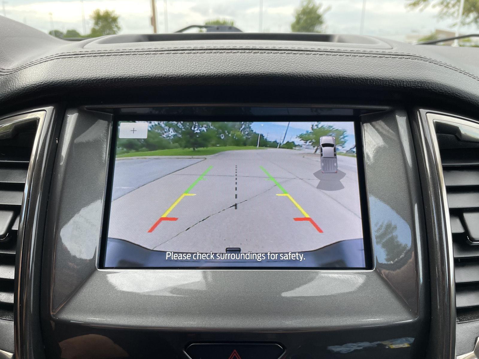 Vehicle photo 23
