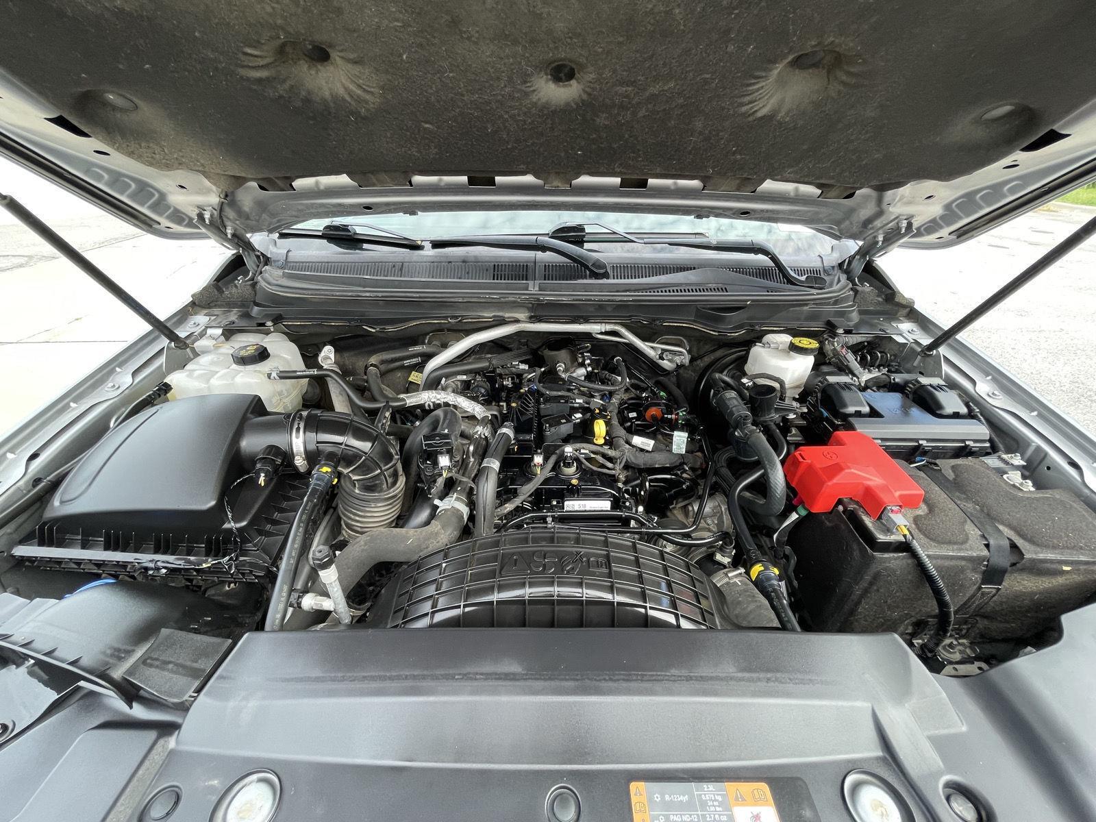 Vehicle photo 33