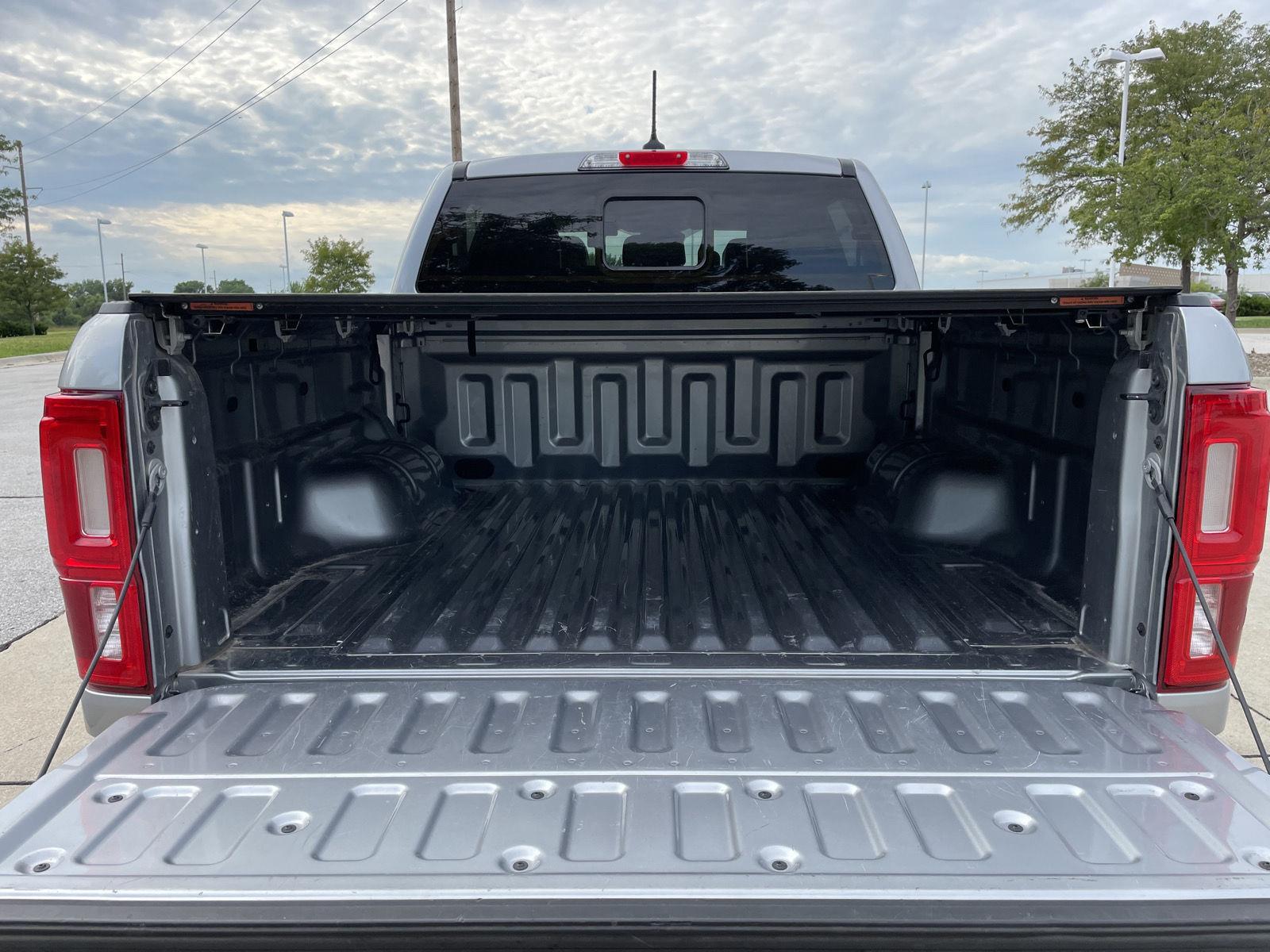 Vehicle photo 34