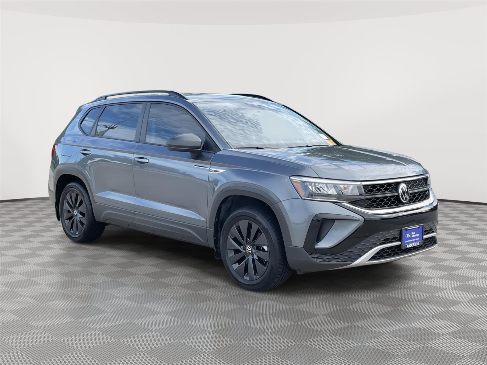 Vehicle photo 5