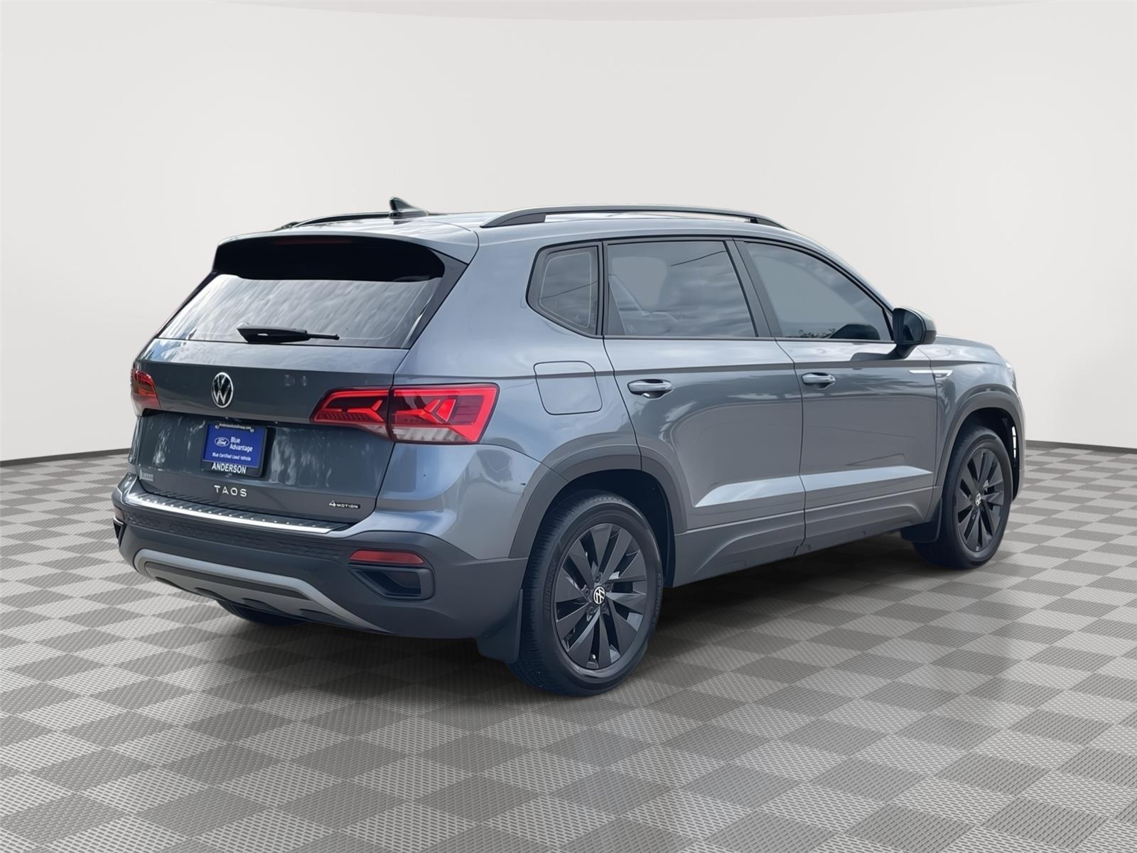 Vehicle photo 7