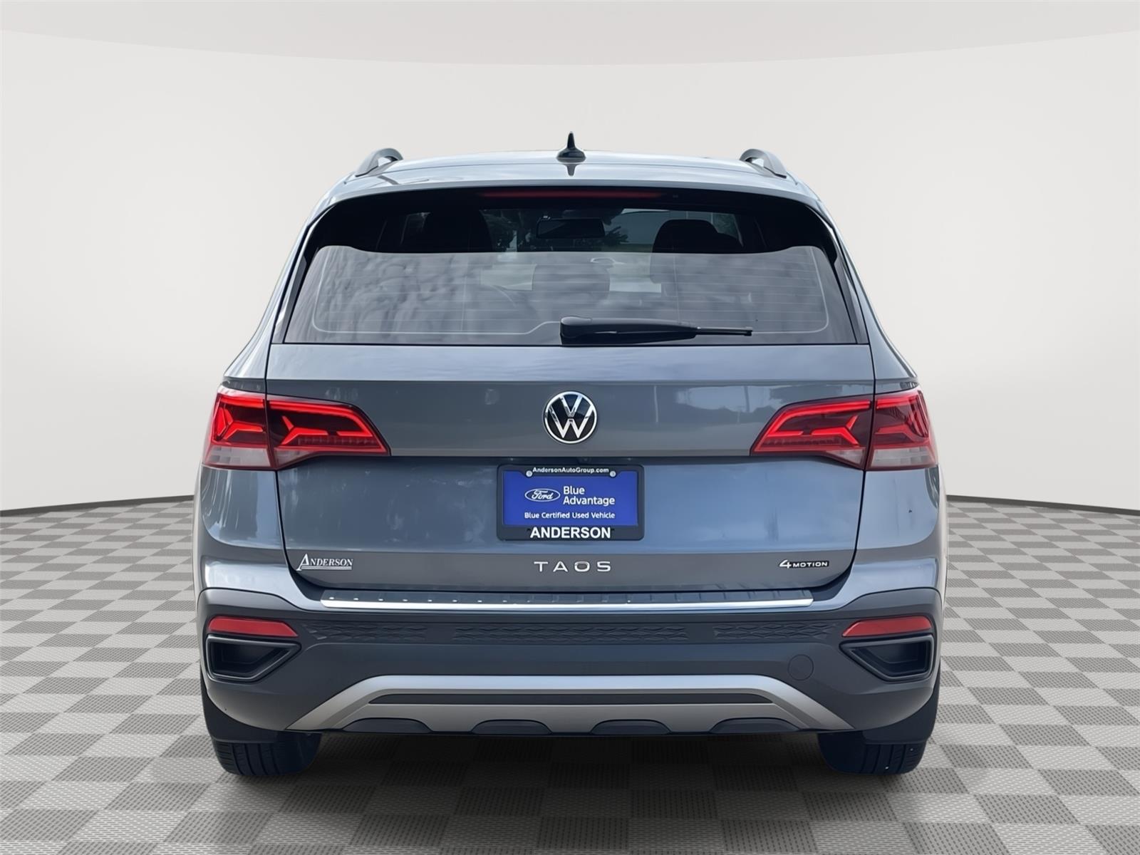 Vehicle photo 8