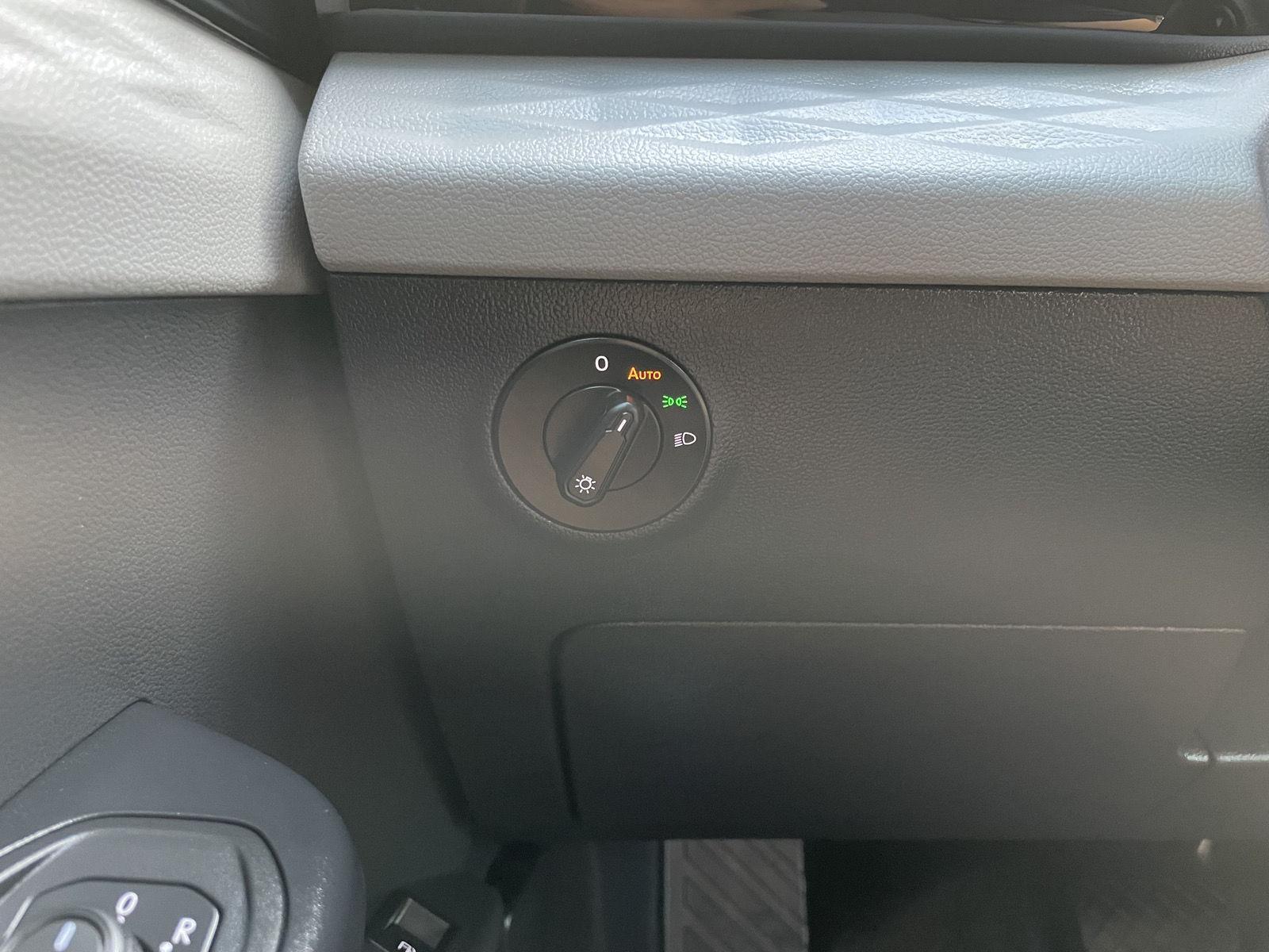 Vehicle photo 16