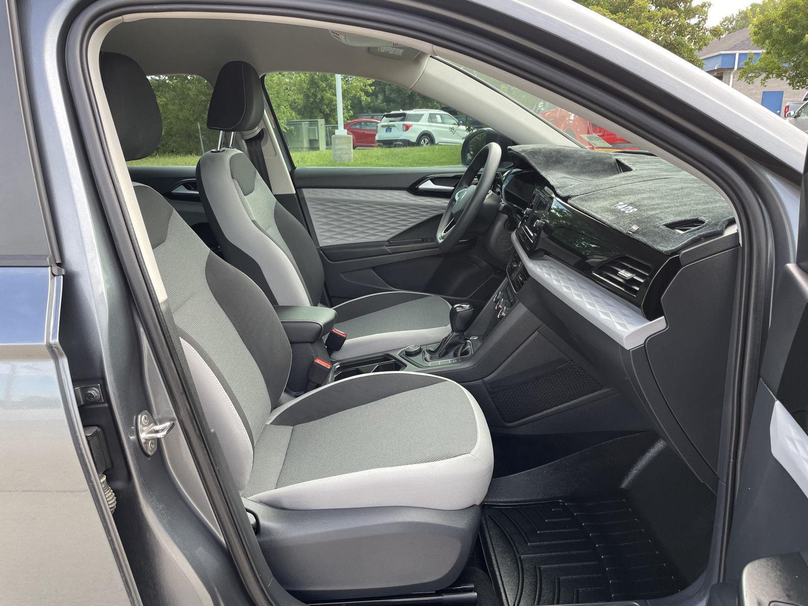 Vehicle photo 19