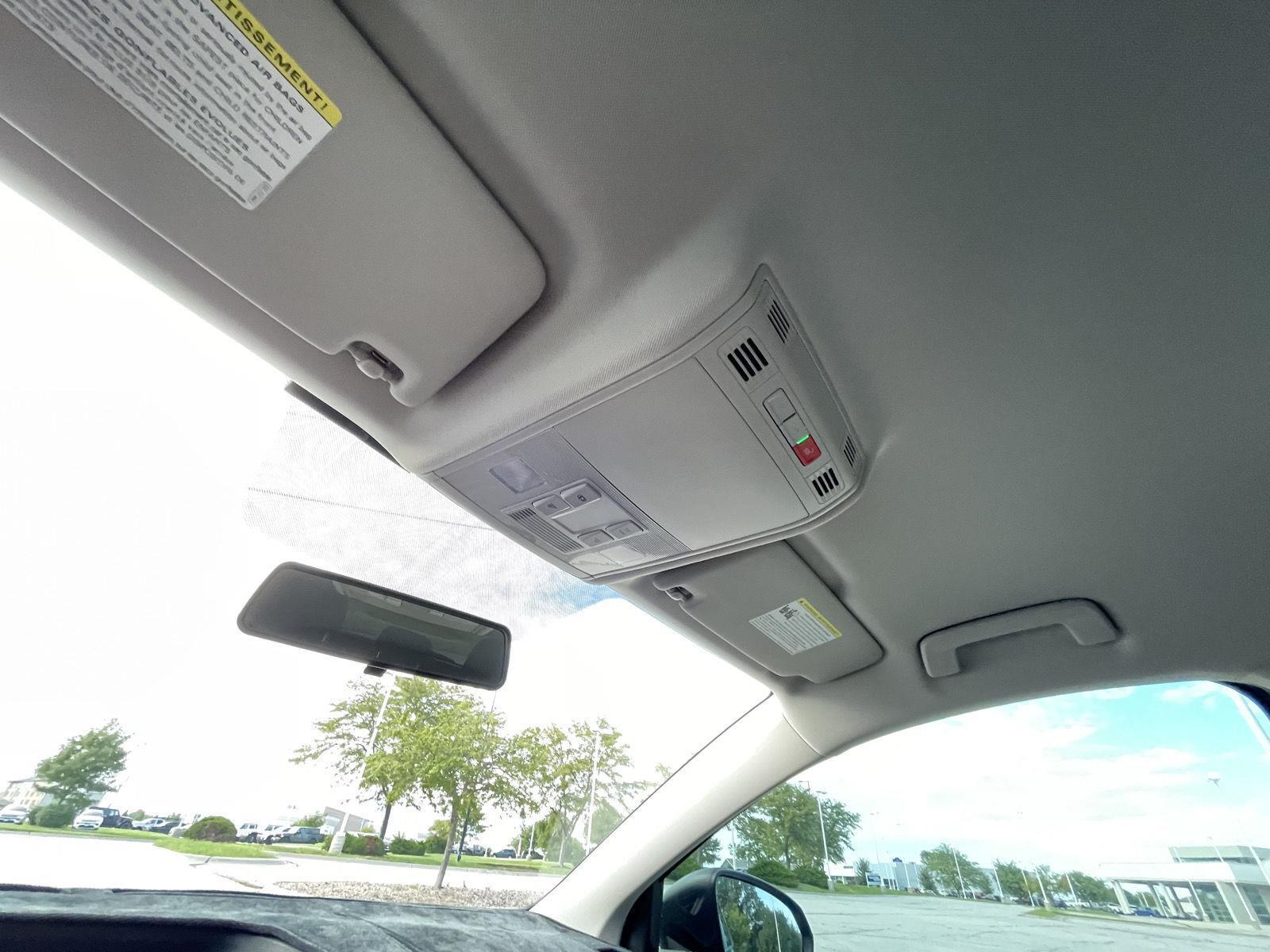 Vehicle photo 21