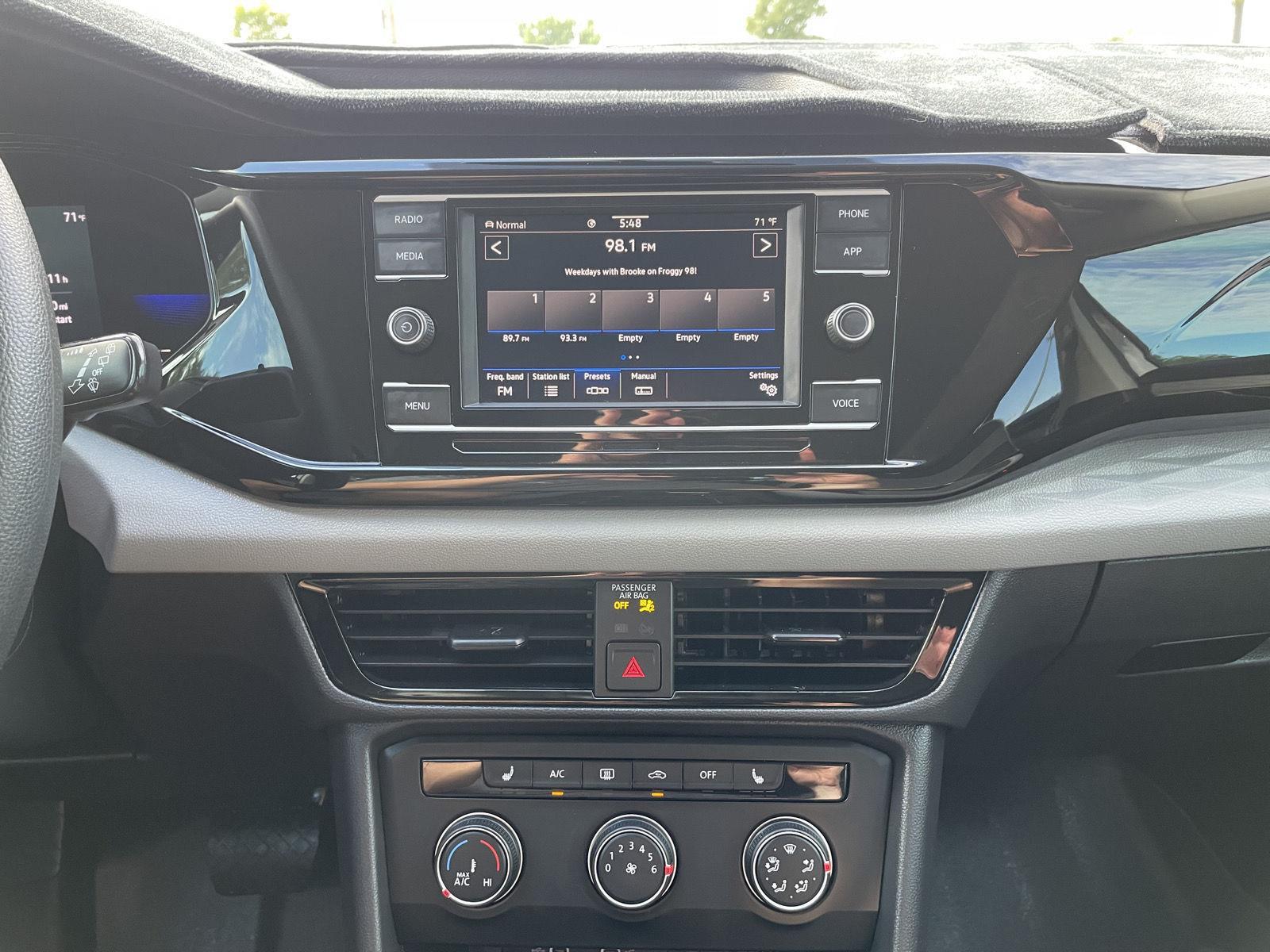 Vehicle photo 22