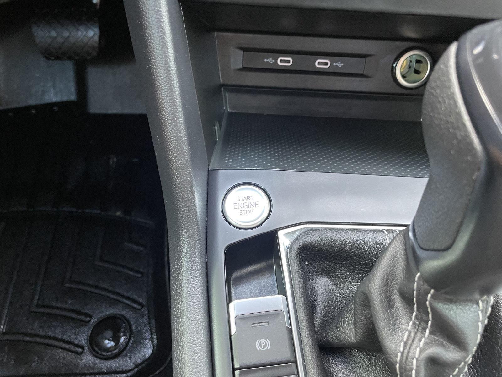 Vehicle photo 28