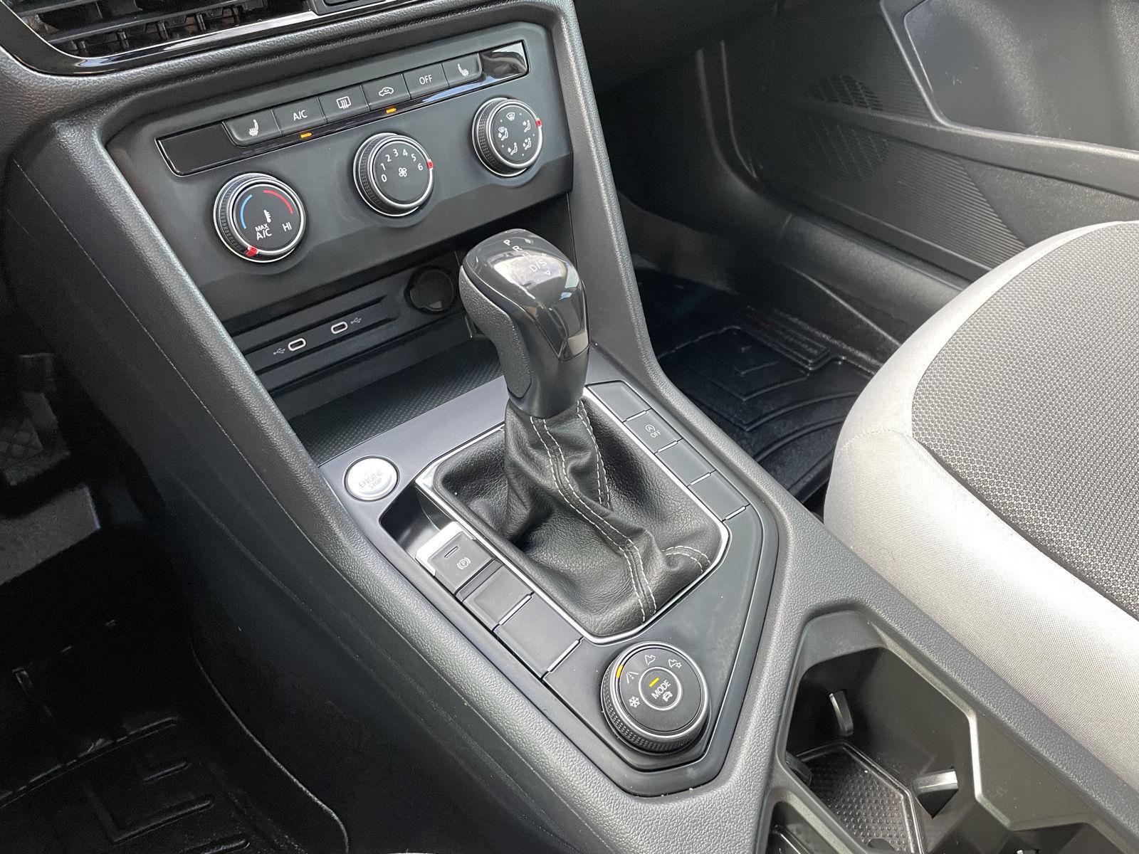 Vehicle photo 30