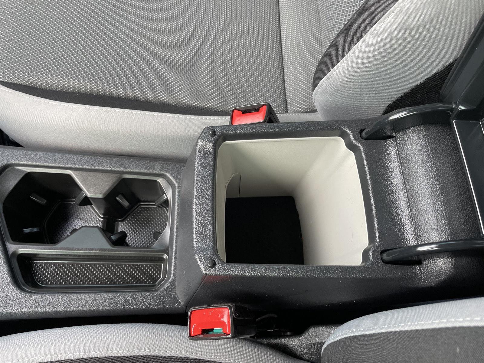 Vehicle photo 31