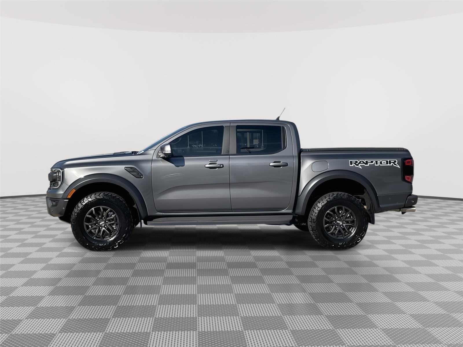 Vehicle photo 2