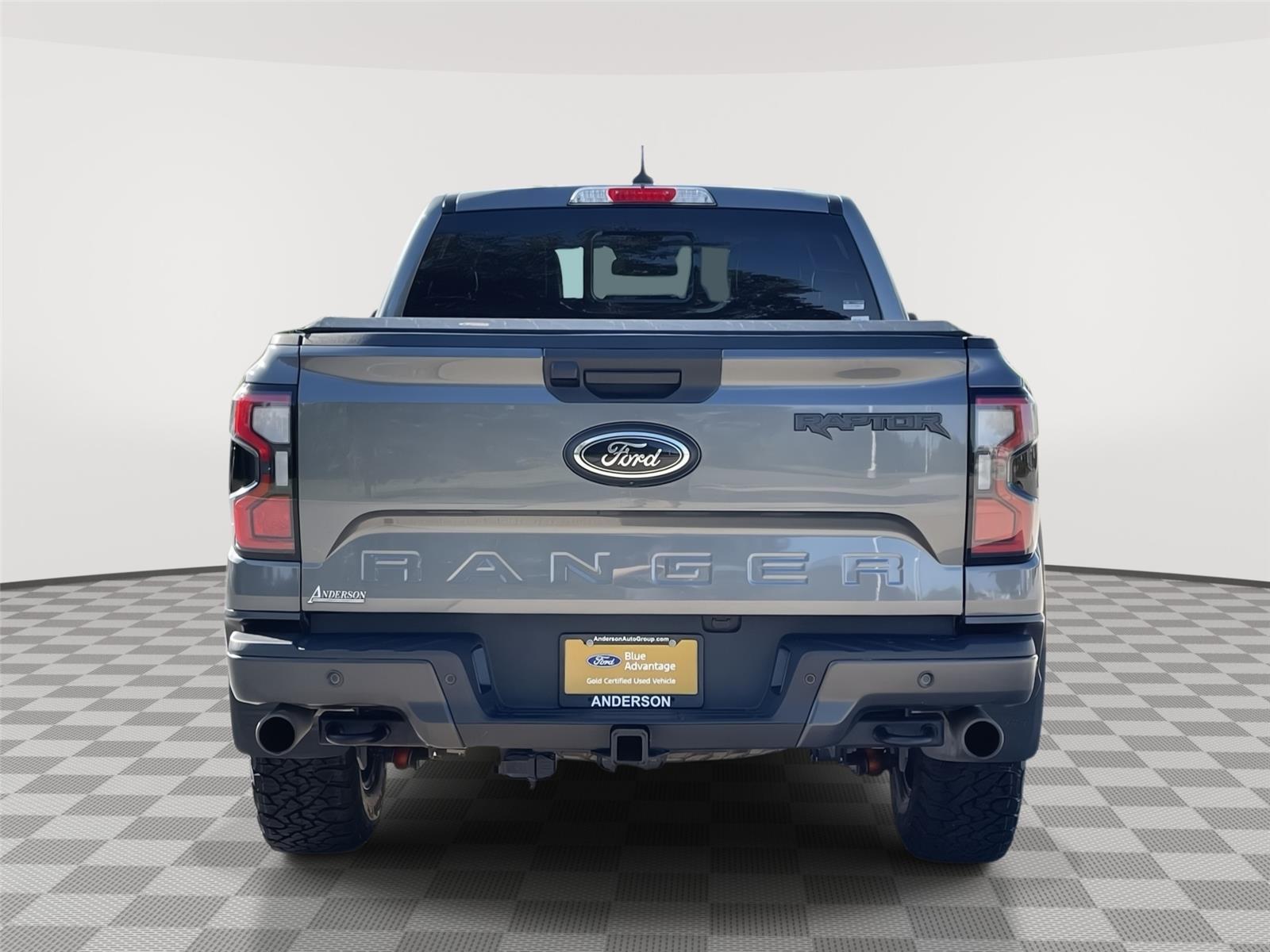 Vehicle photo 8