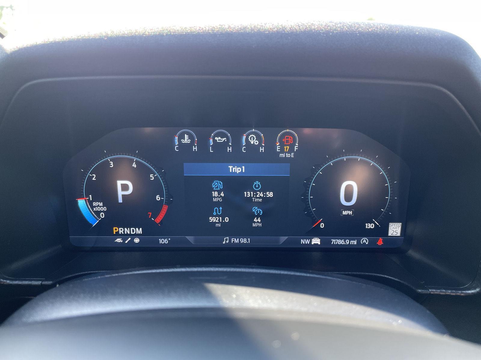 Vehicle photo 15