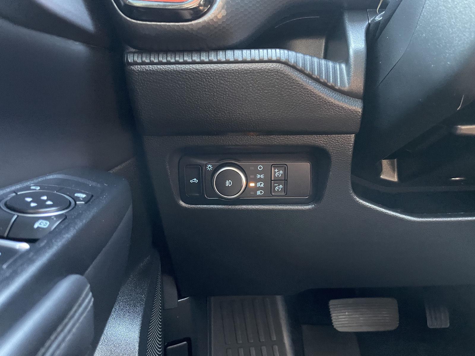 Vehicle photo 16