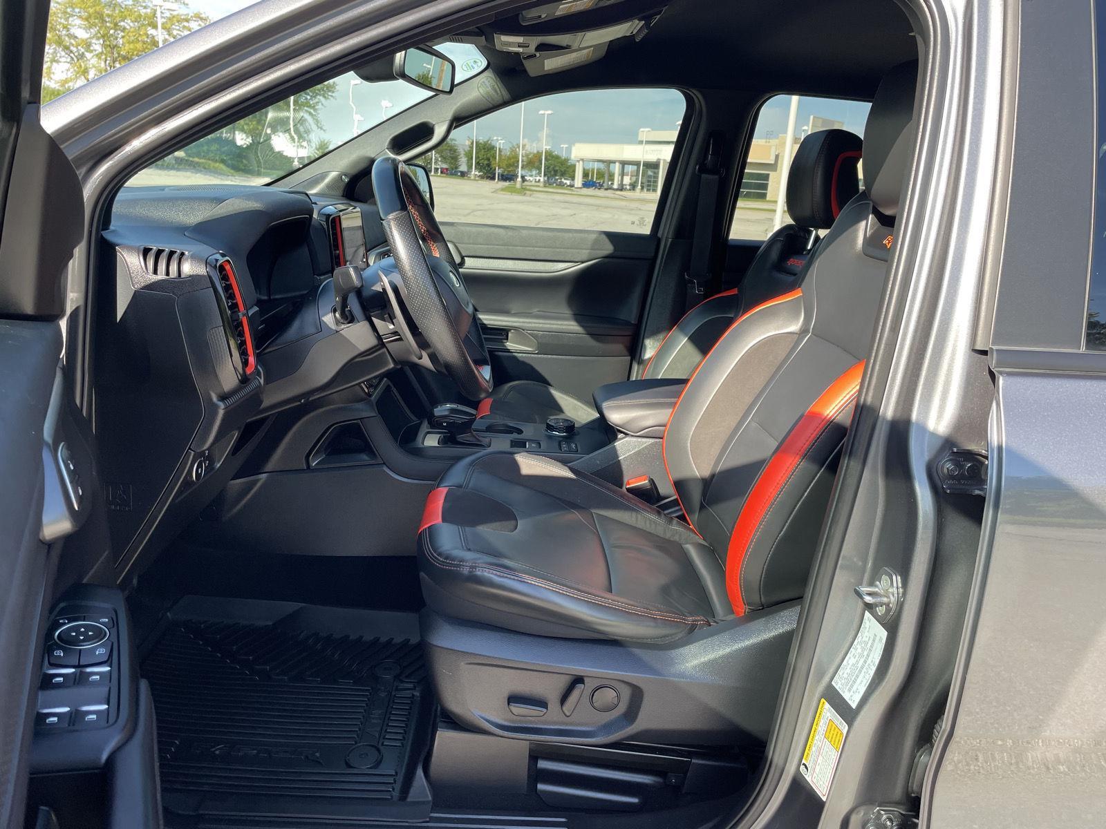 Vehicle photo 17