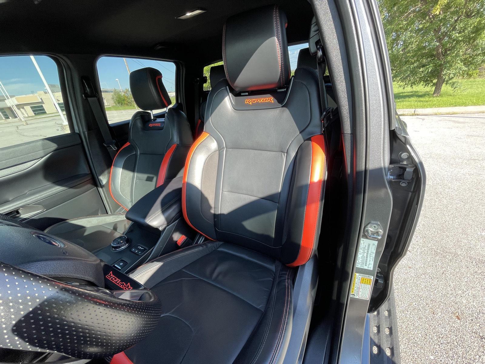 Vehicle photo 18