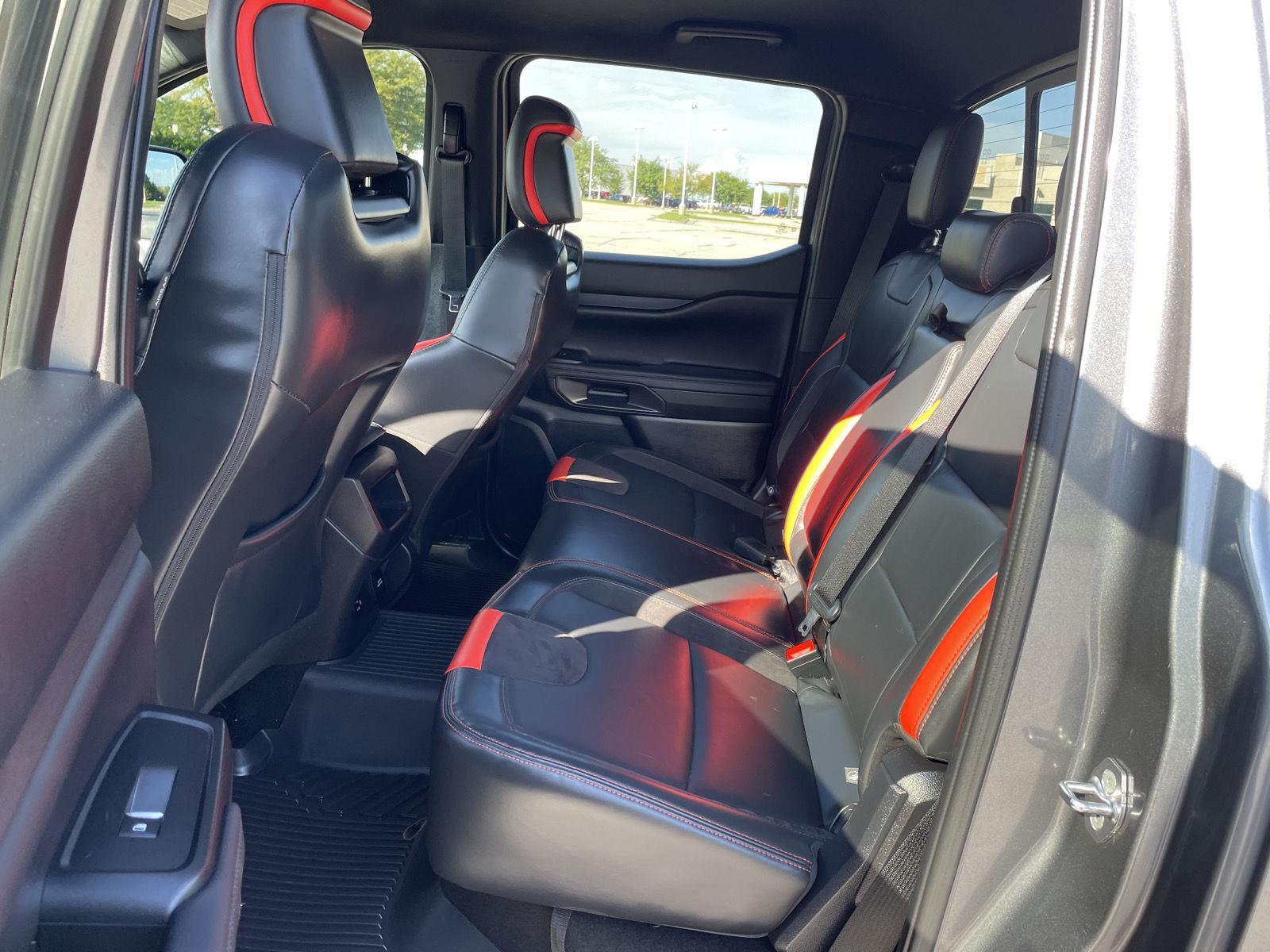 Vehicle photo 20