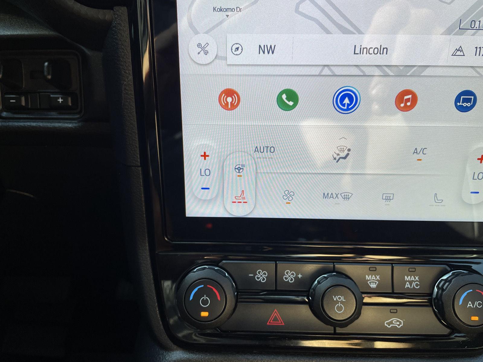 Vehicle photo 28
