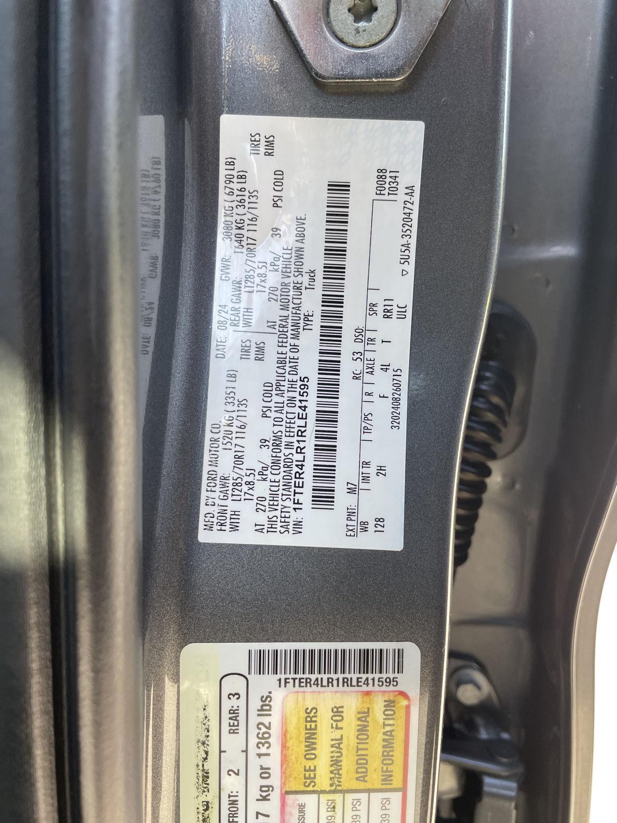 Vehicle photo 33
