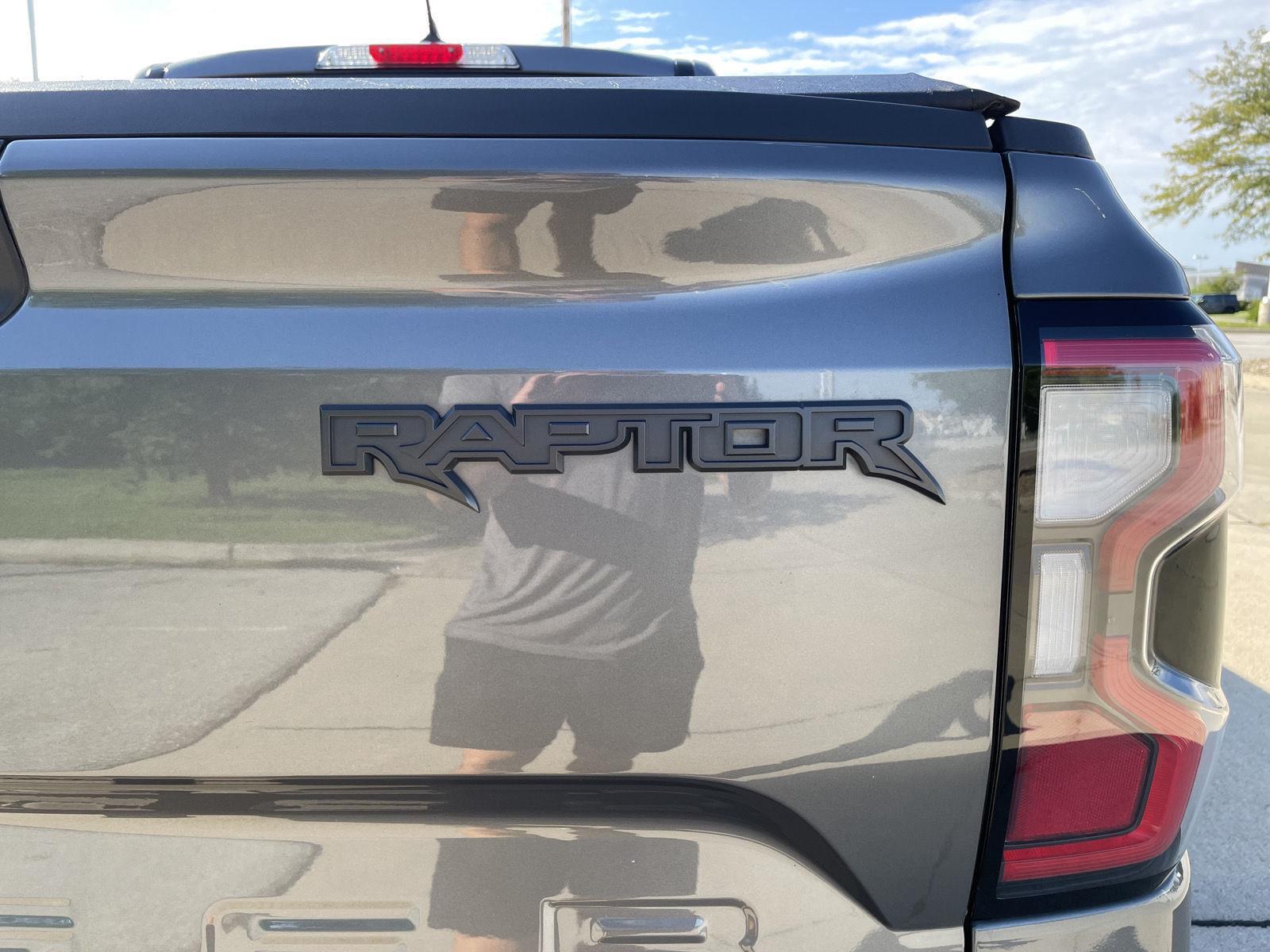 Vehicle photo 38