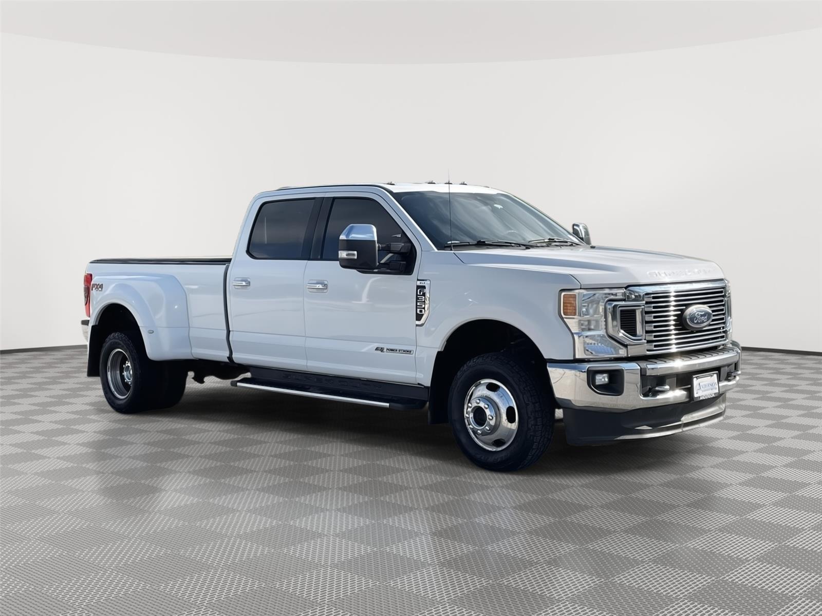 Vehicle photo 5