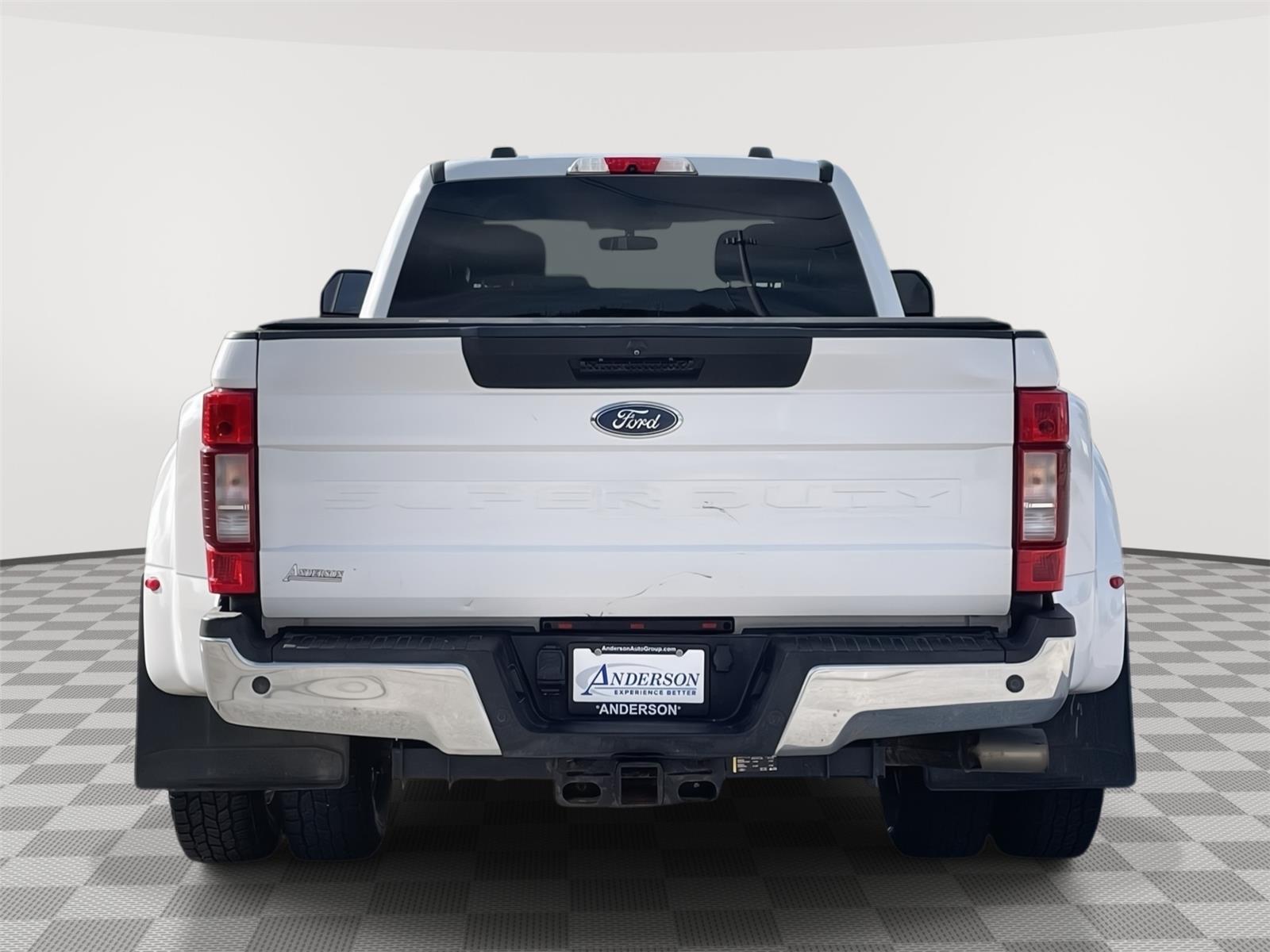Vehicle photo 8