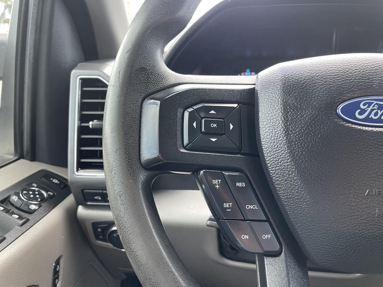 Vehicle photo 13