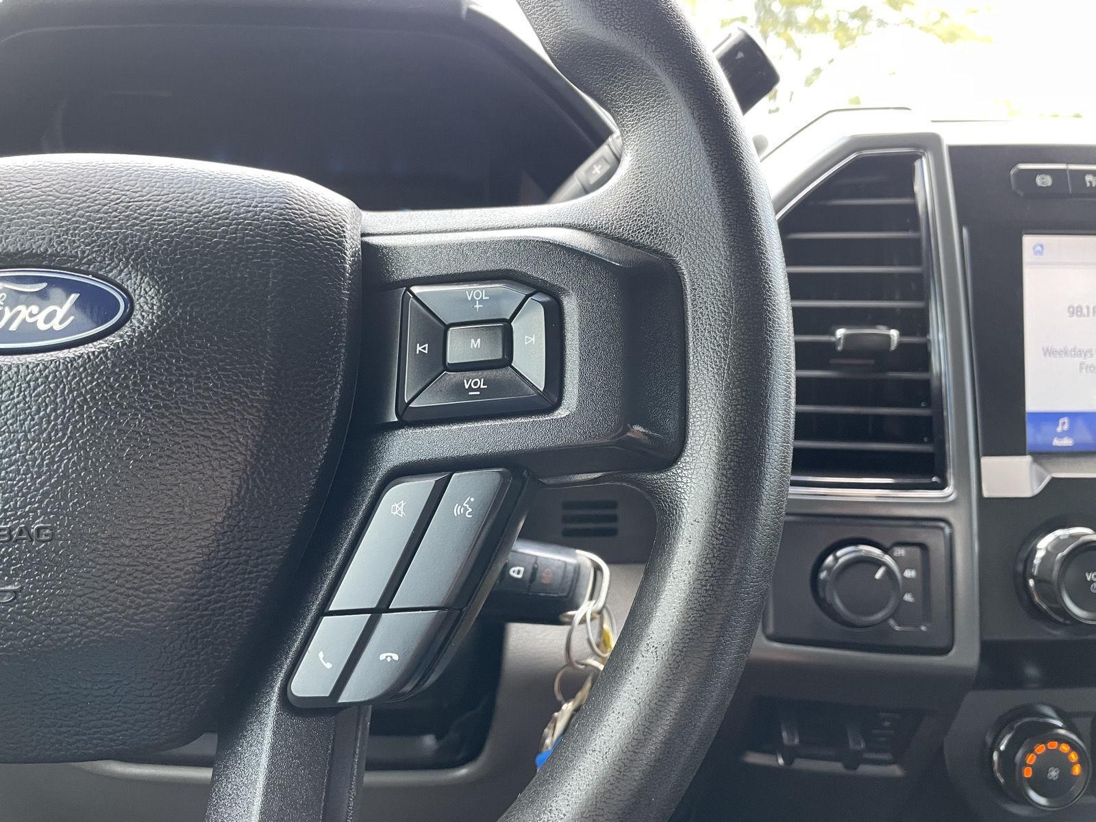 Vehicle photo 14