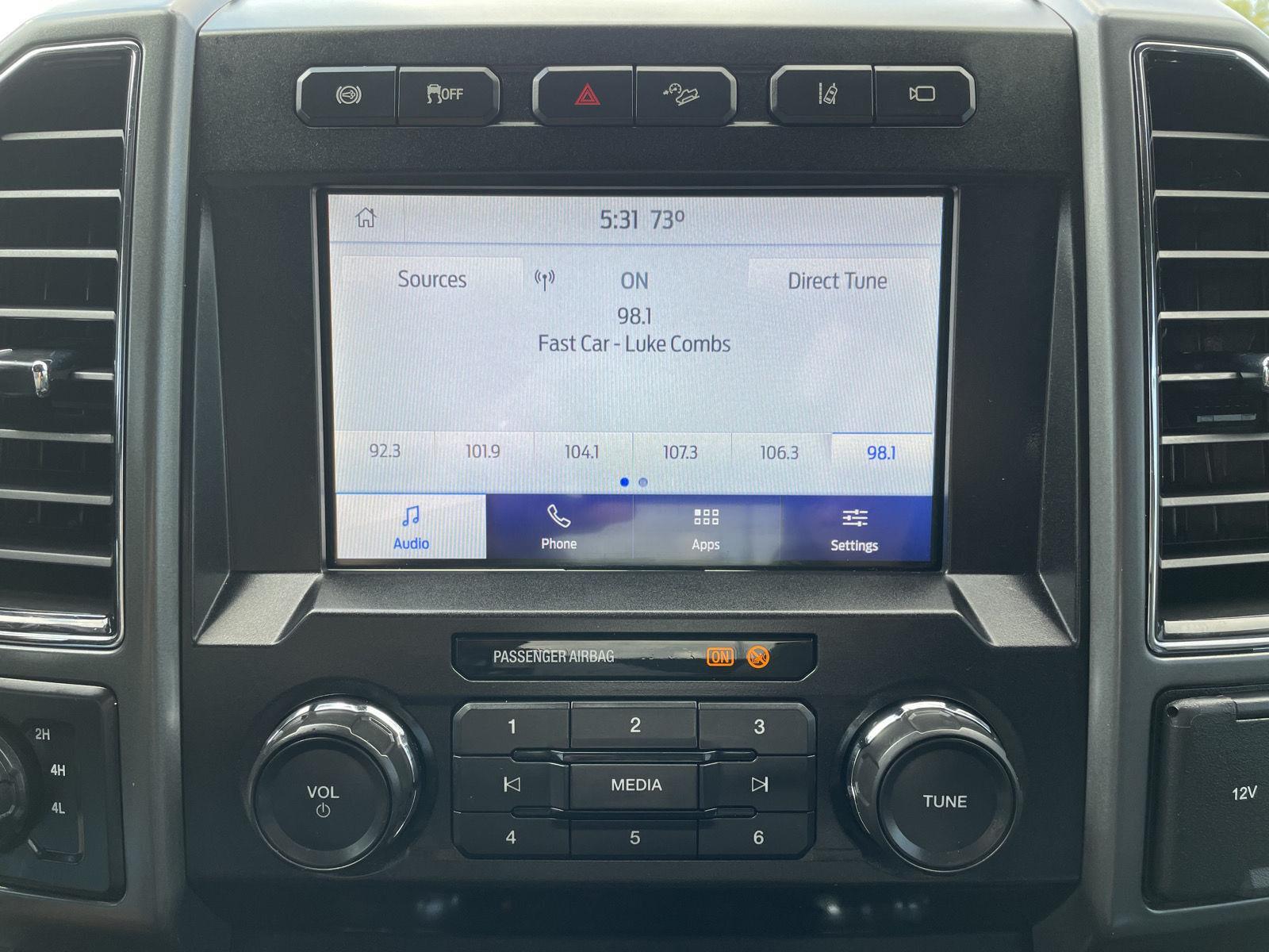 Vehicle photo 24