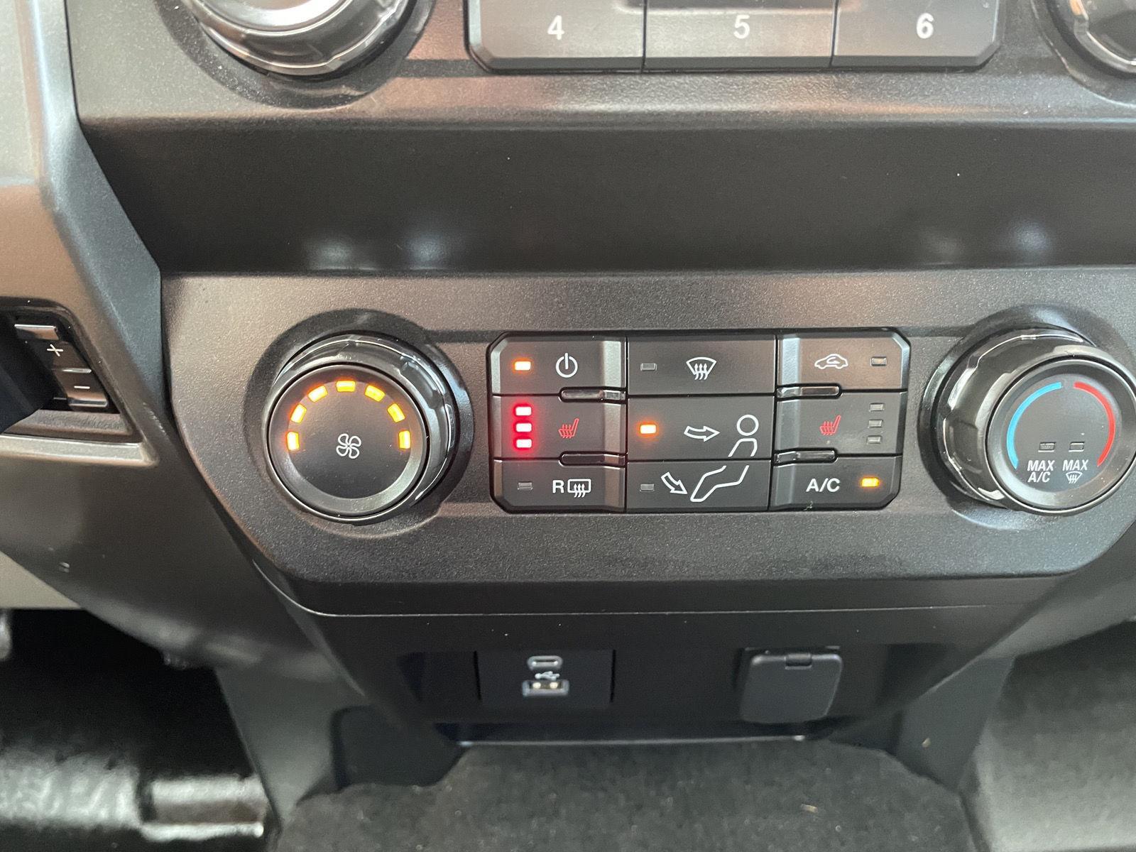 Vehicle photo 26