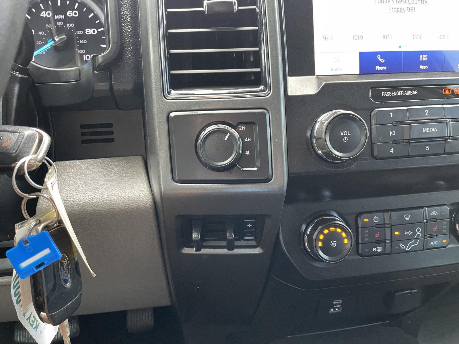 Vehicle photo 28