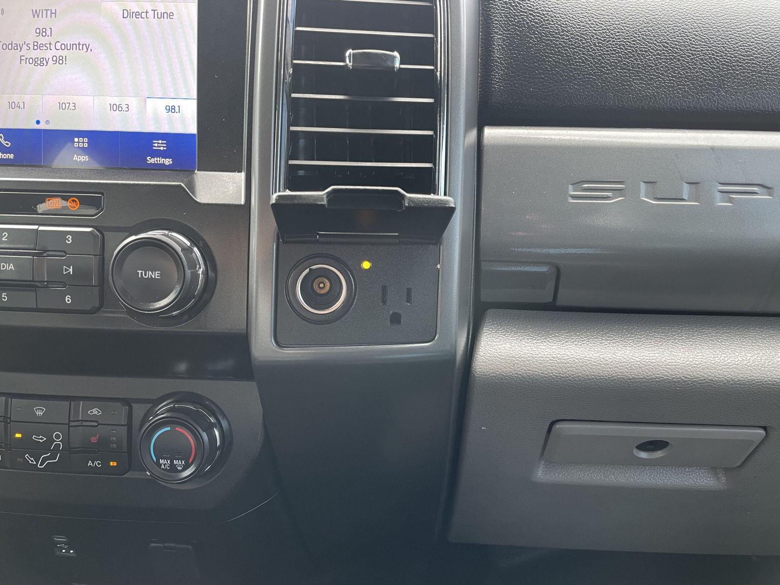 Vehicle photo 29