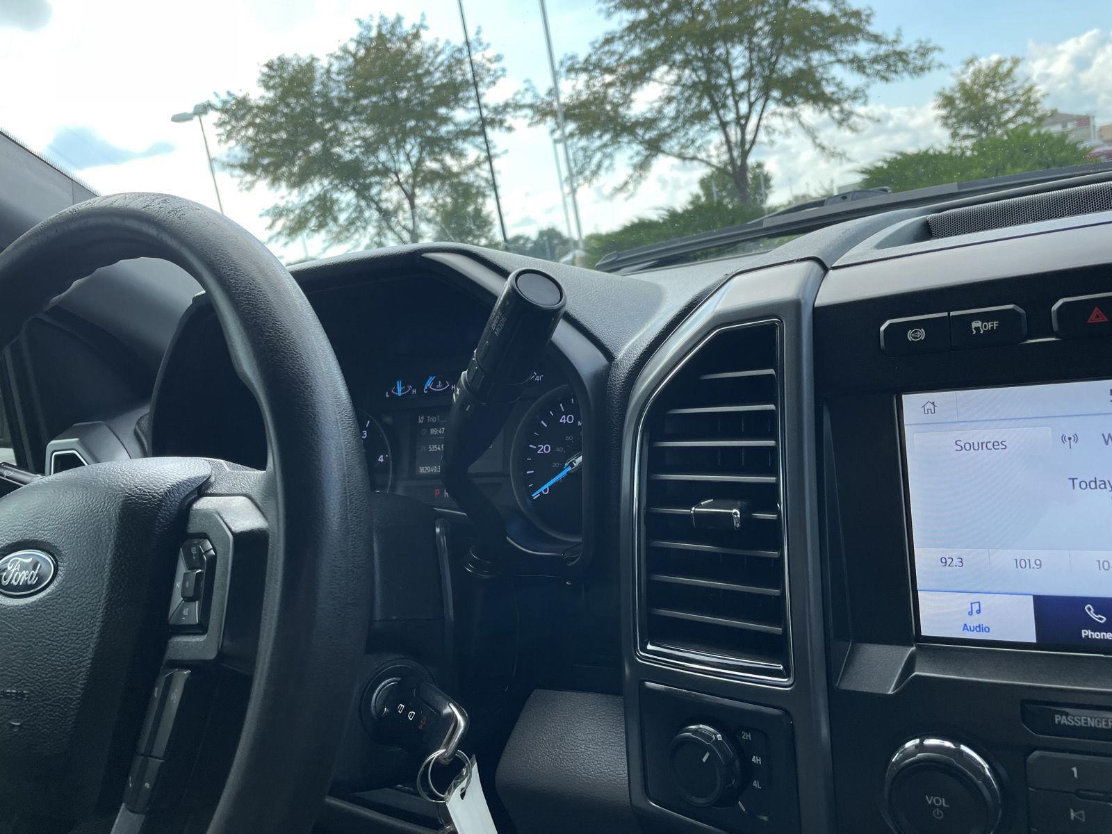 Vehicle photo 31