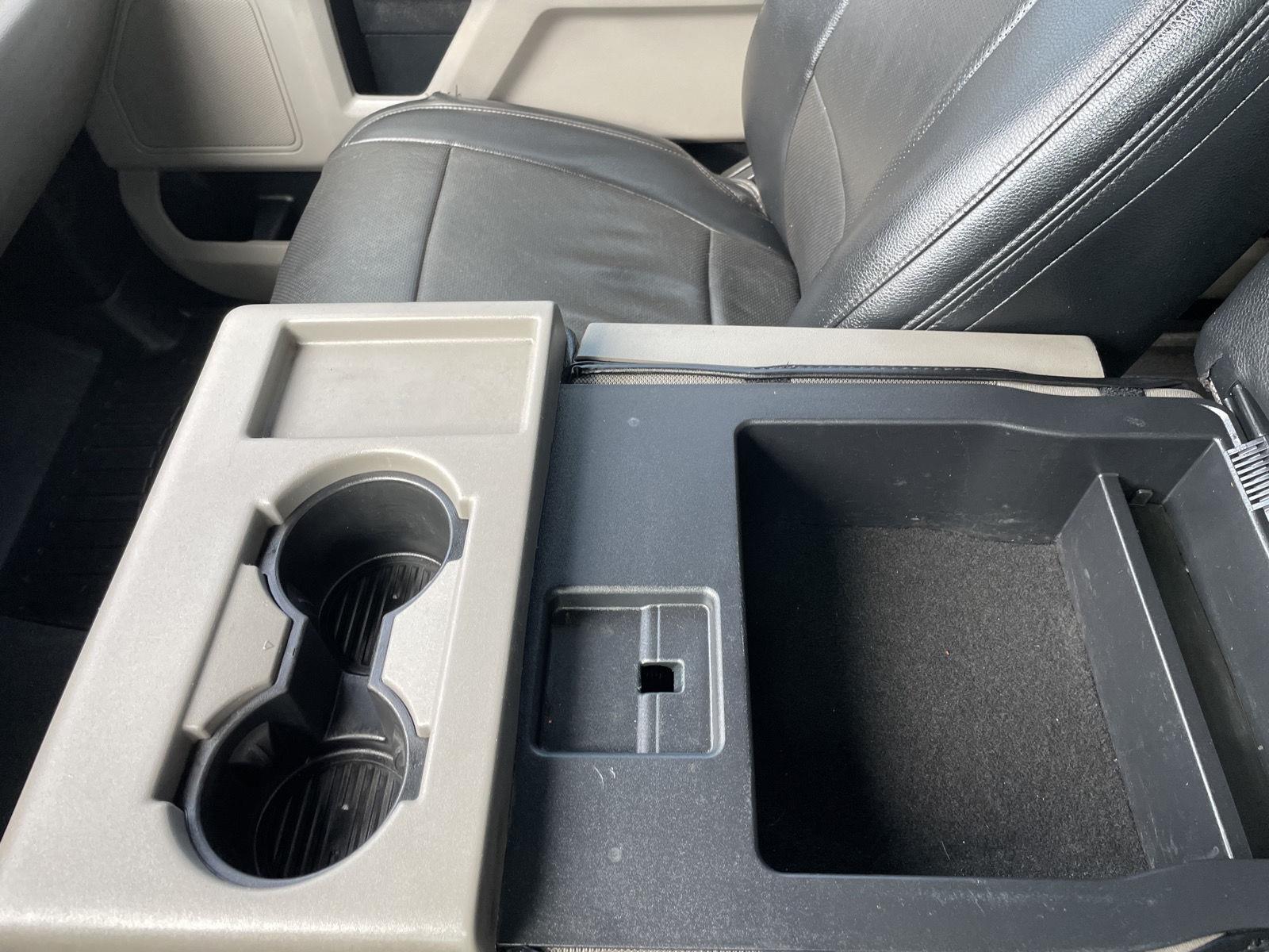 Vehicle photo 32
