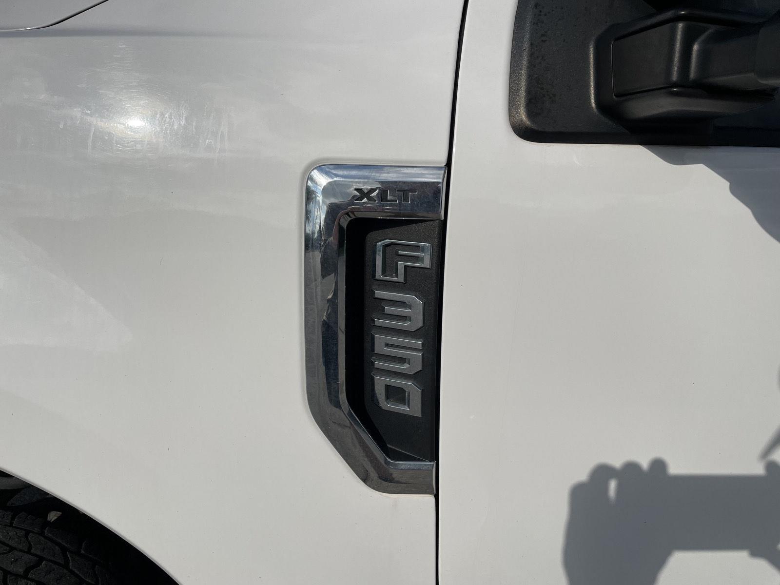 Vehicle photo 38