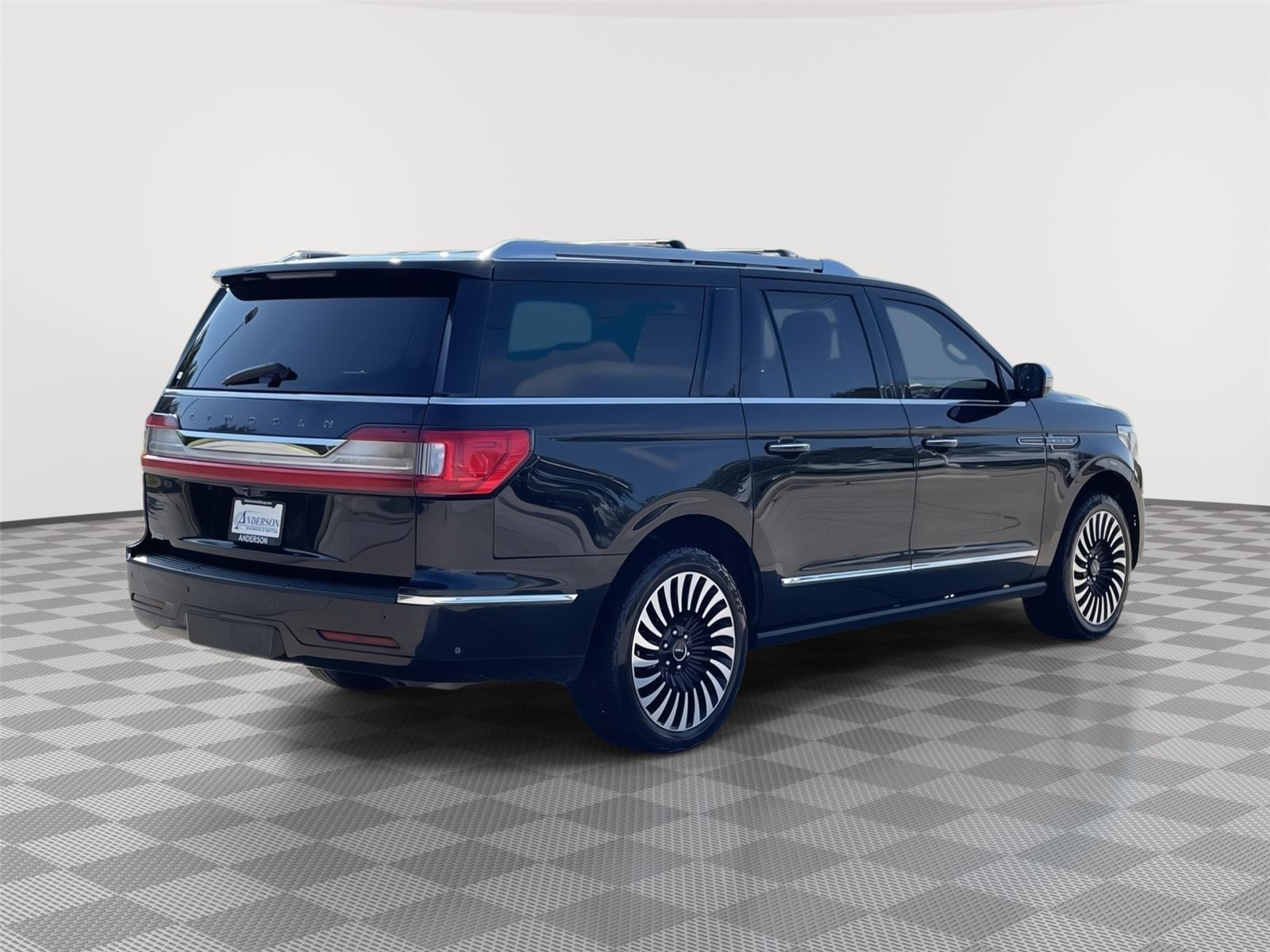 Vehicle photo 7