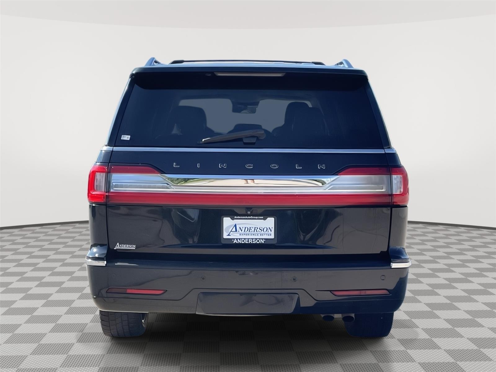 Vehicle photo 8