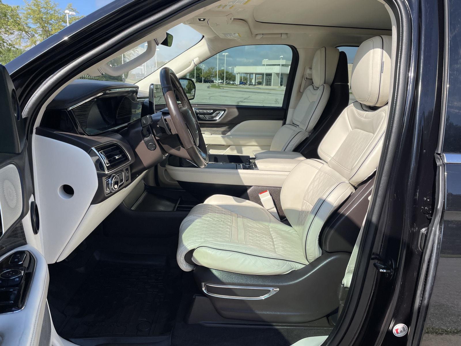 Vehicle photo 16