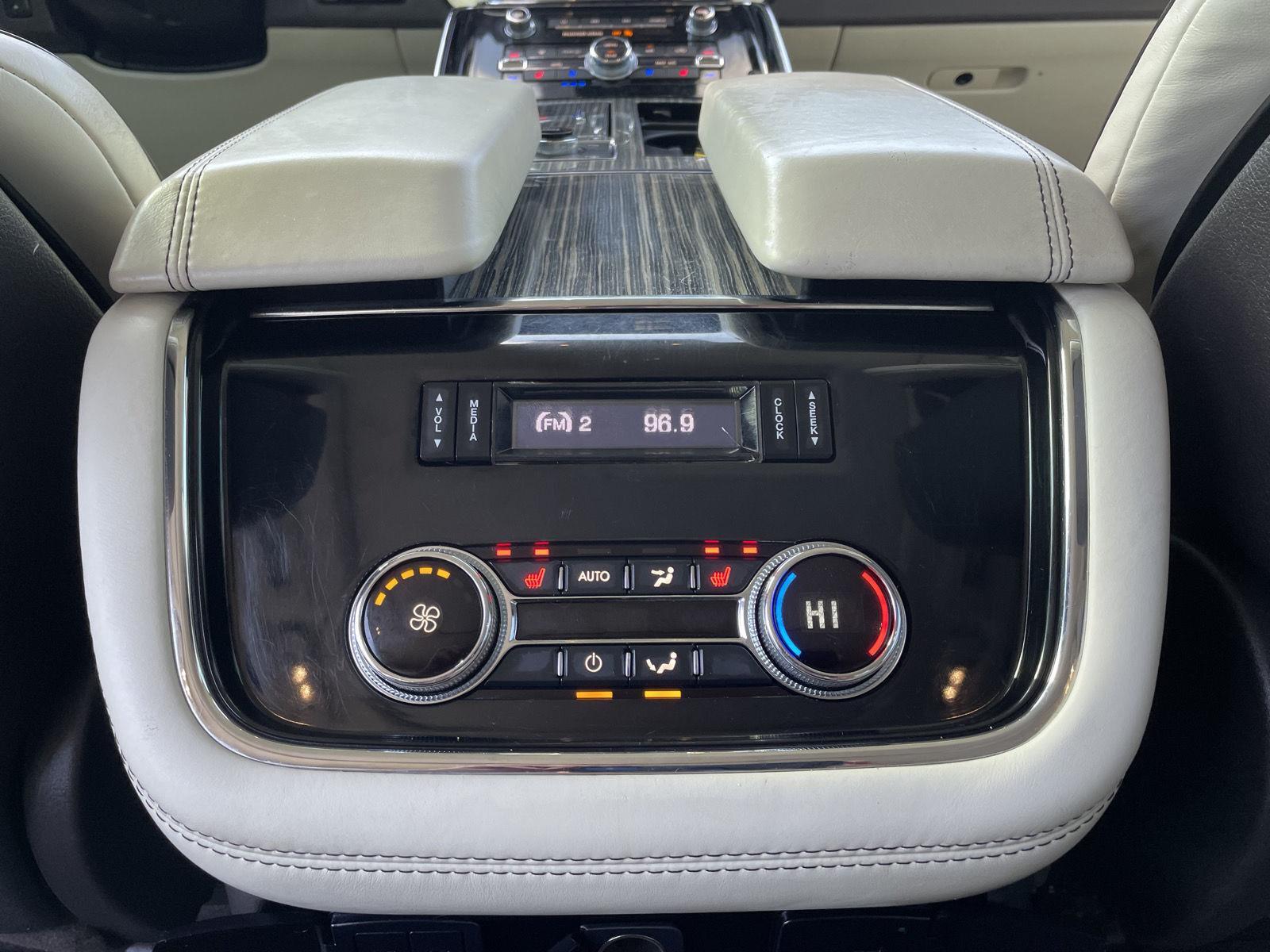 Vehicle photo 20
