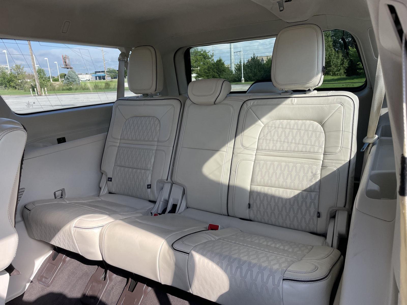 Vehicle photo 22