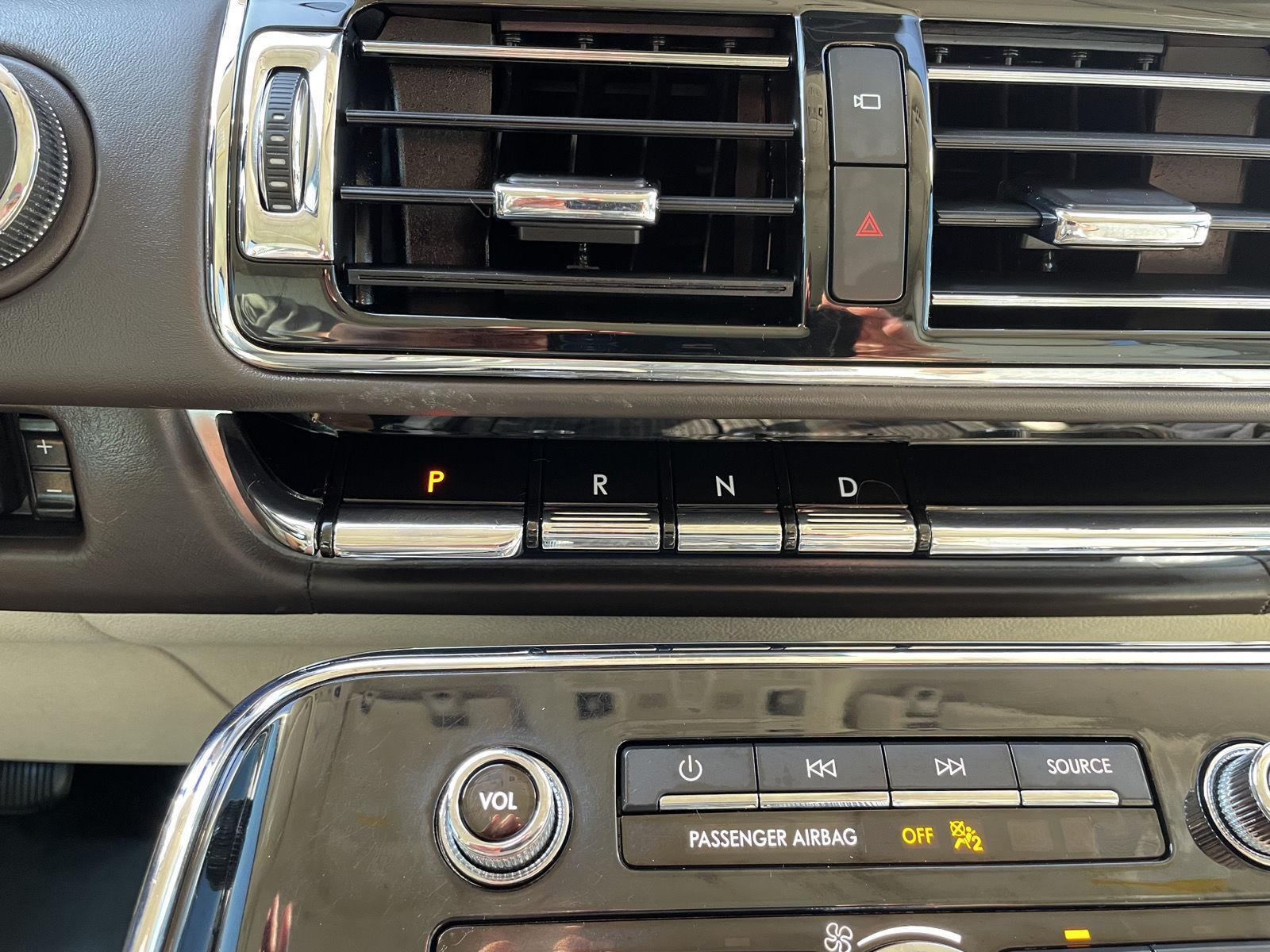 Vehicle photo 30