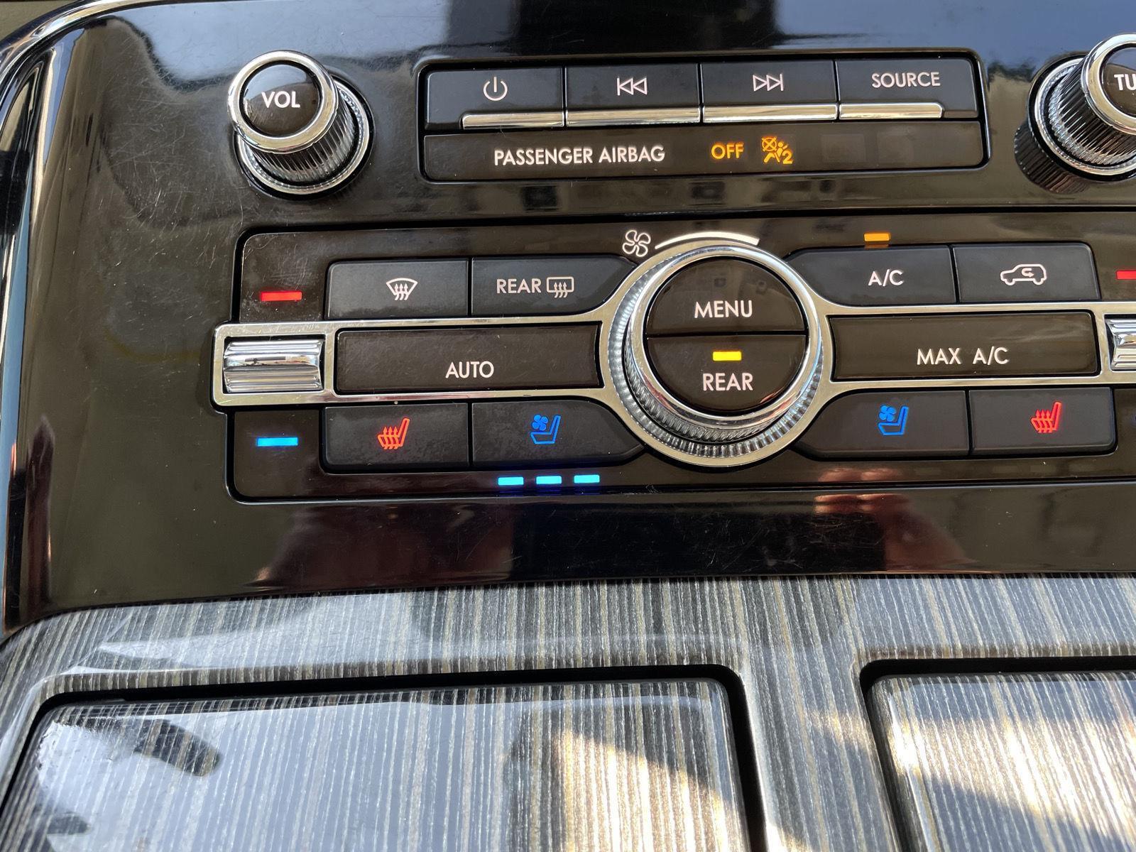 Vehicle photo 33