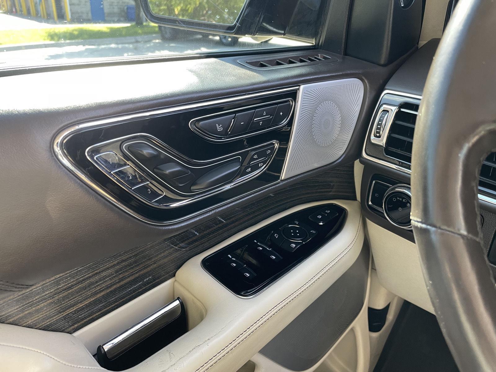 Vehicle photo 37