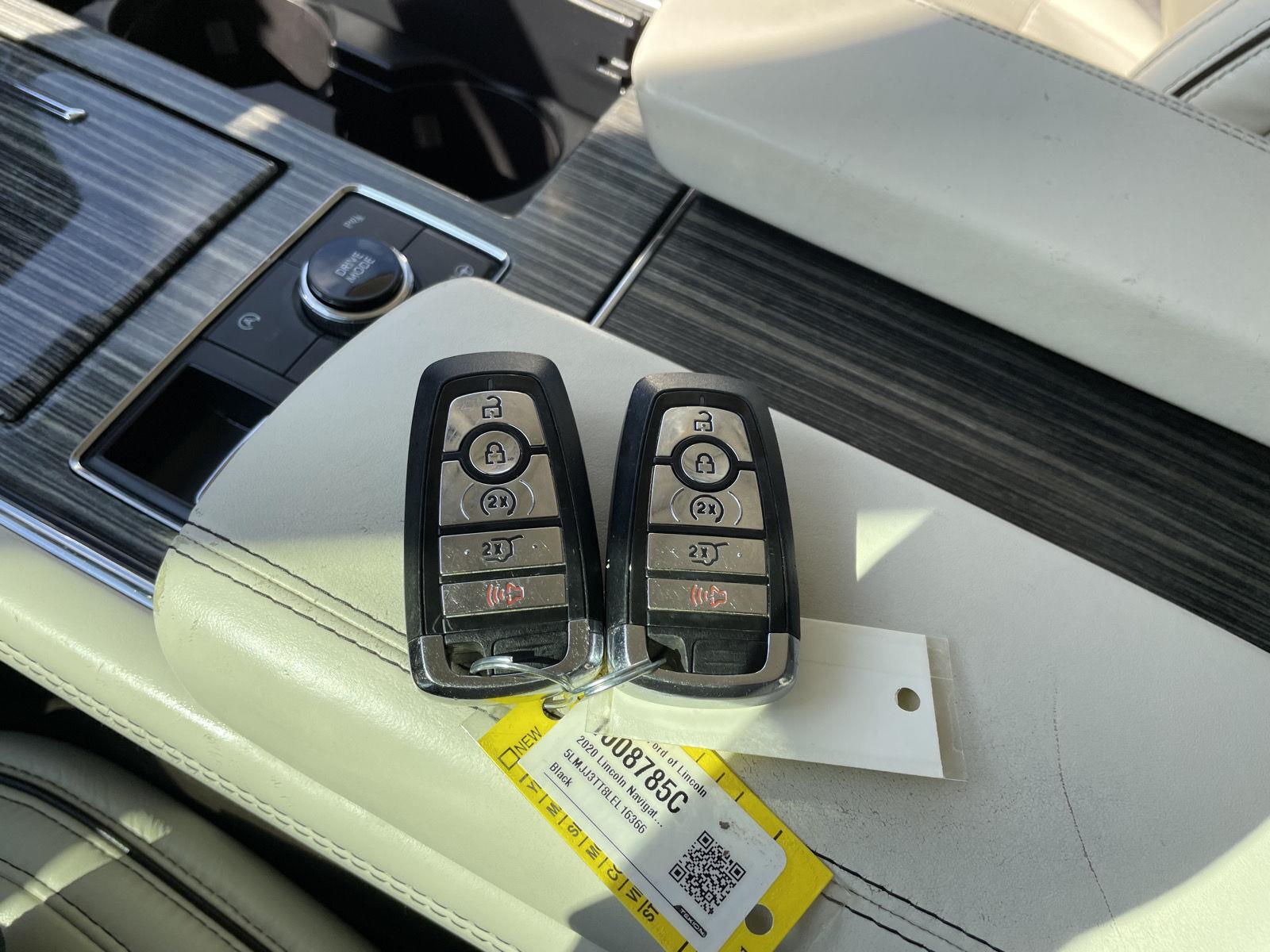 Vehicle photo 49