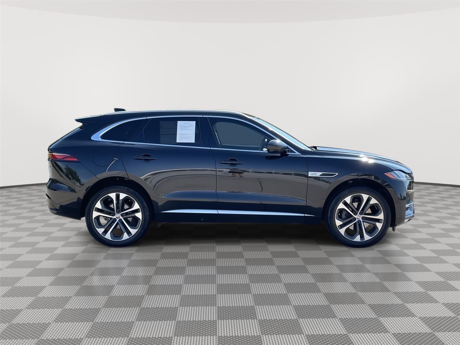 Vehicle photo 6