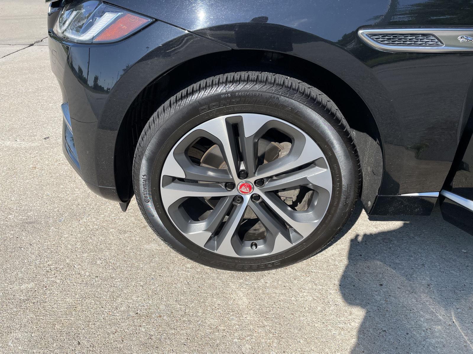 Vehicle photo 10