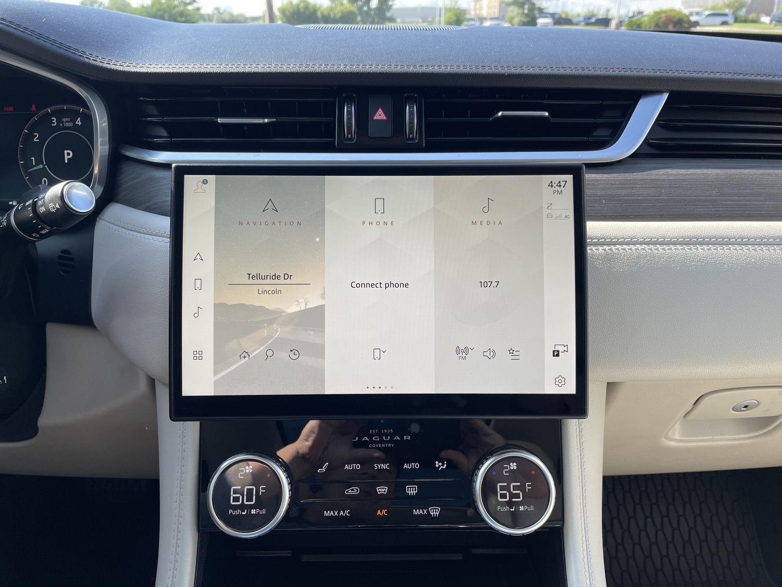 Vehicle photo 23