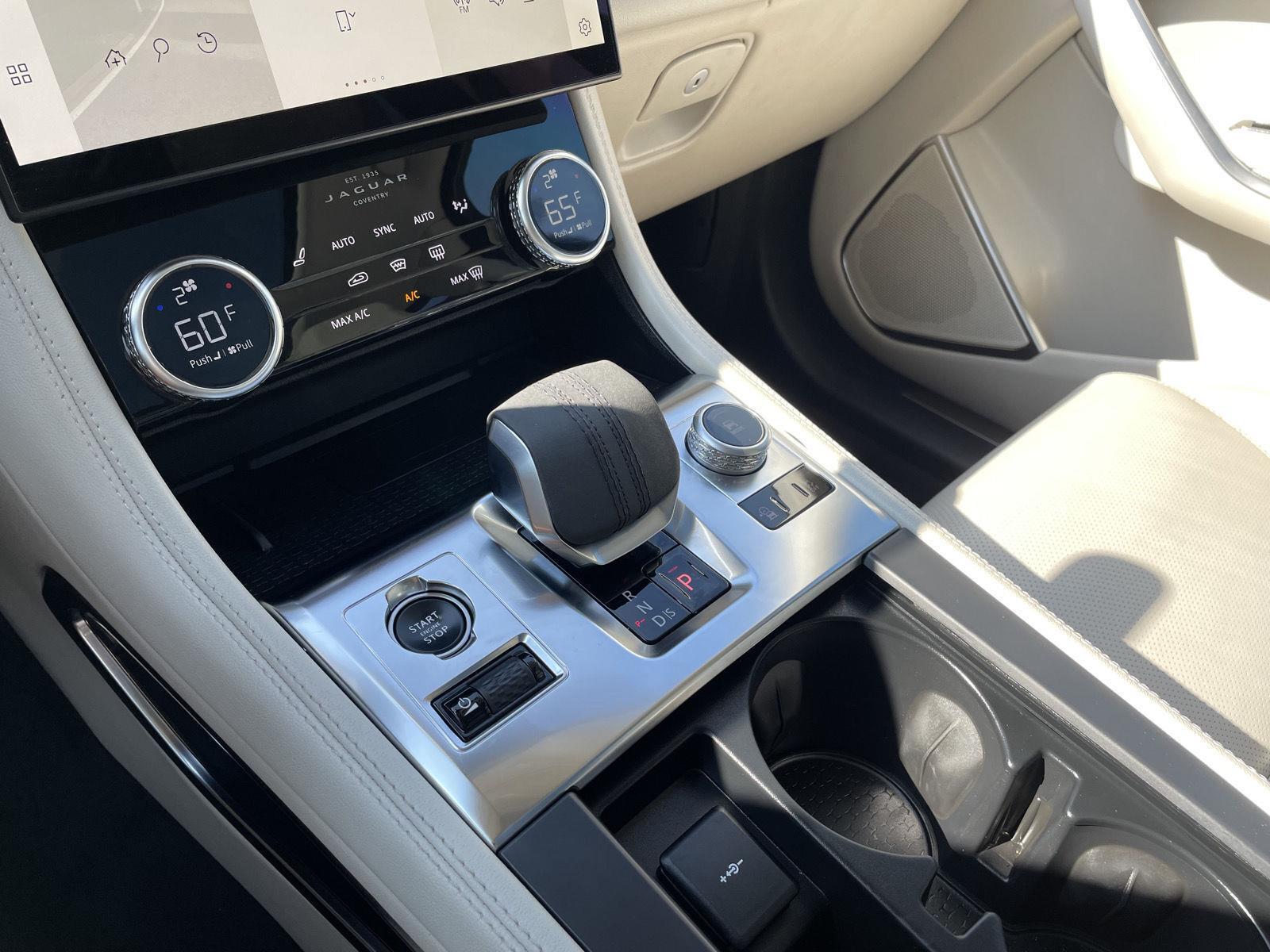 Vehicle photo 31